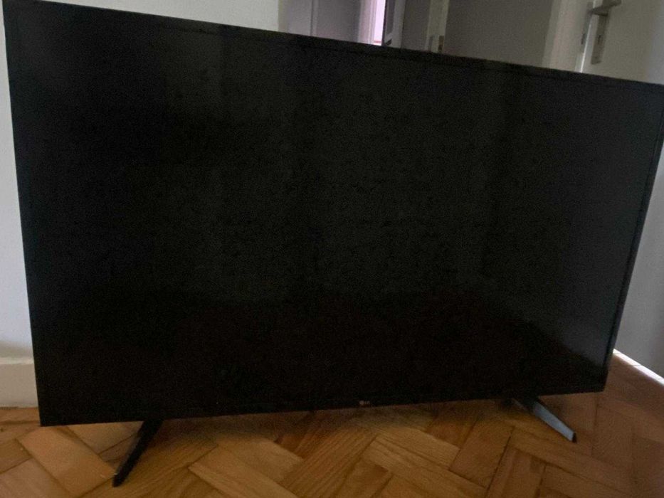Televisão com 49", 4K, 2016