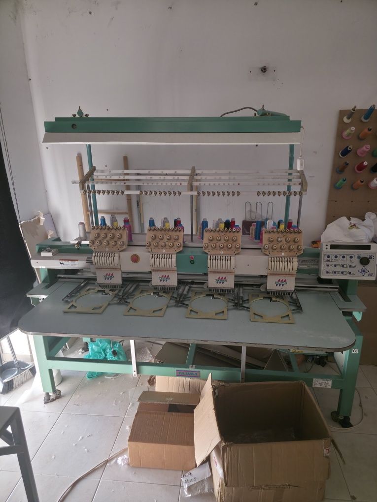 Máquina de Bordar Tajima TMFXII-C904-S – 4 Cabeças