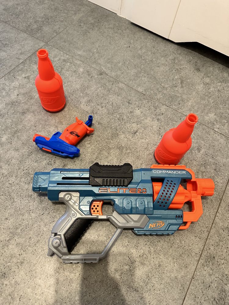 Nerf Commander + Alpha Strike pistolety na strzałki