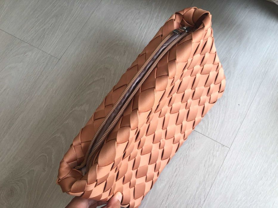 Sapatos Zilian e Clutch