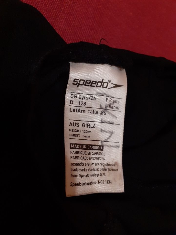 Черный купальник Speedo слитный сдельный
