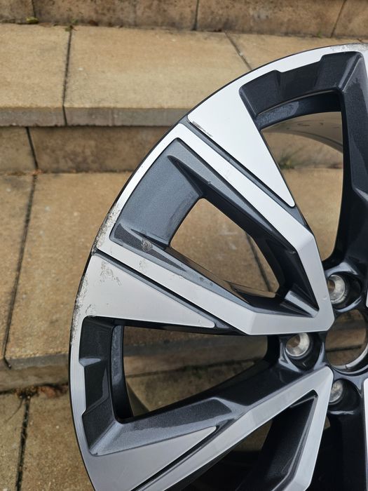 Felga 19cali 5x108 7.5j et50.5 oryginal Volvo