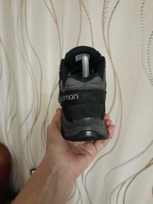 Водостойкие термо кроссовки  Salomon Gore-Tex стелька 27 см