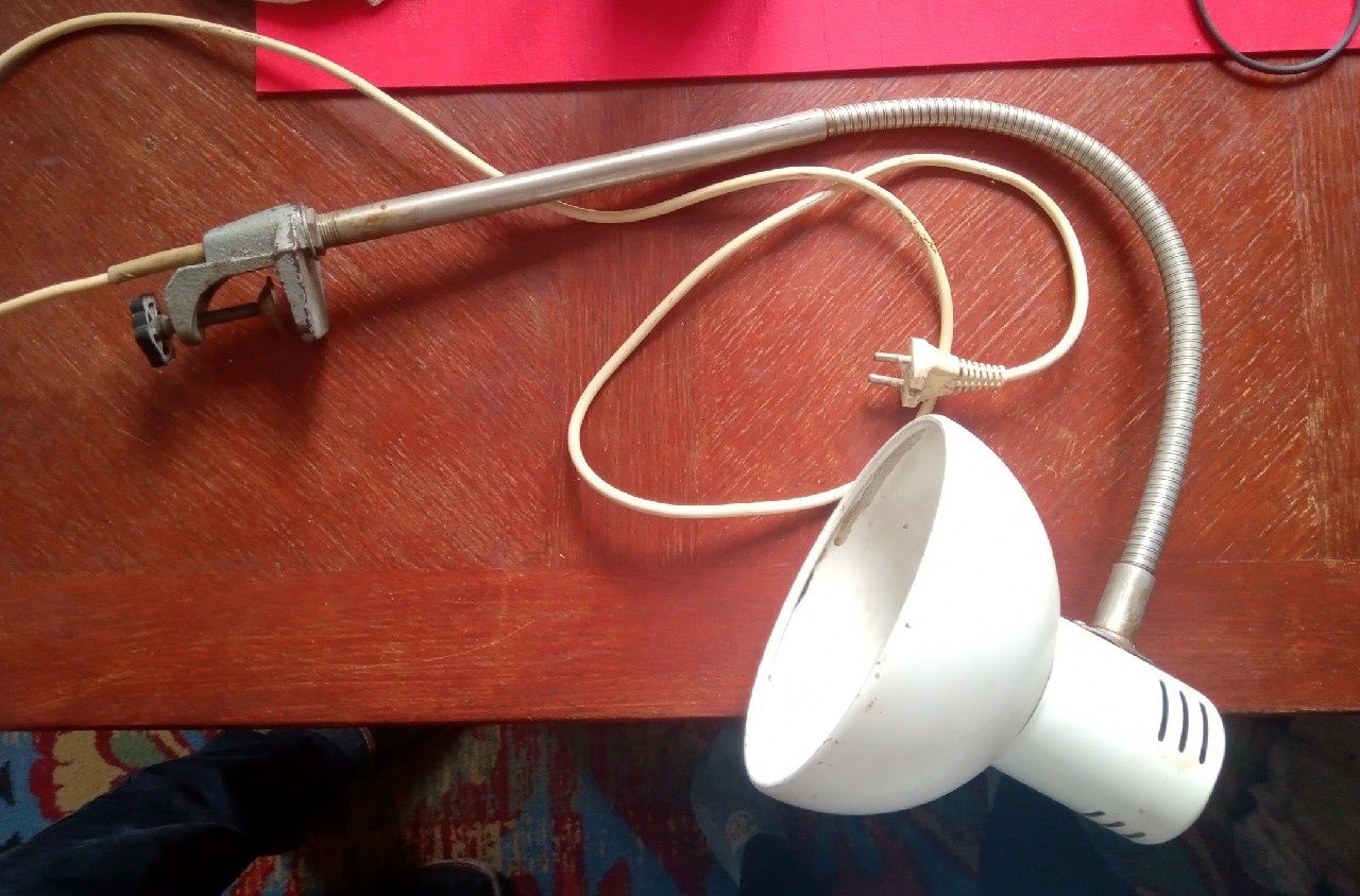 Lampka kreślarska przykrecana