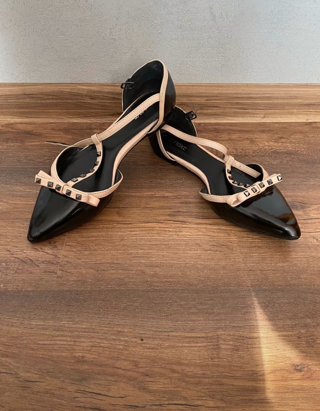 Valentino next zara 37 czarne bezowe czółenka baleriny ćwieki