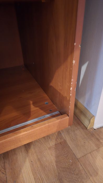 Szafa 4 drzwiowa suwana brązowa na ubrania