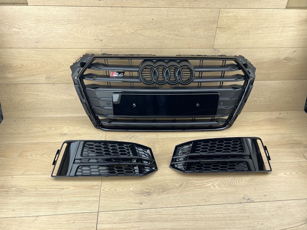 Емблема шильдик логотип значок Audi A4 S4 b6 b7 b8 b9 S-line