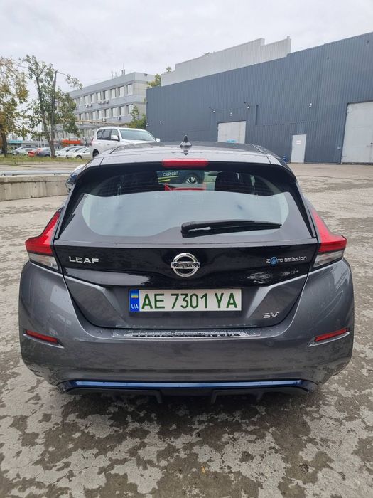 Орендна електромобіля Nissan Leaf 40kWt