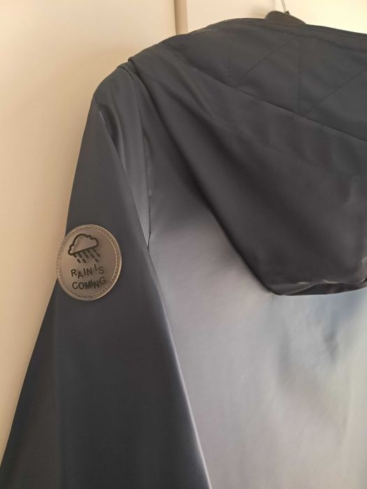 Casaco impermeável - menina - ZARA - 10 anos