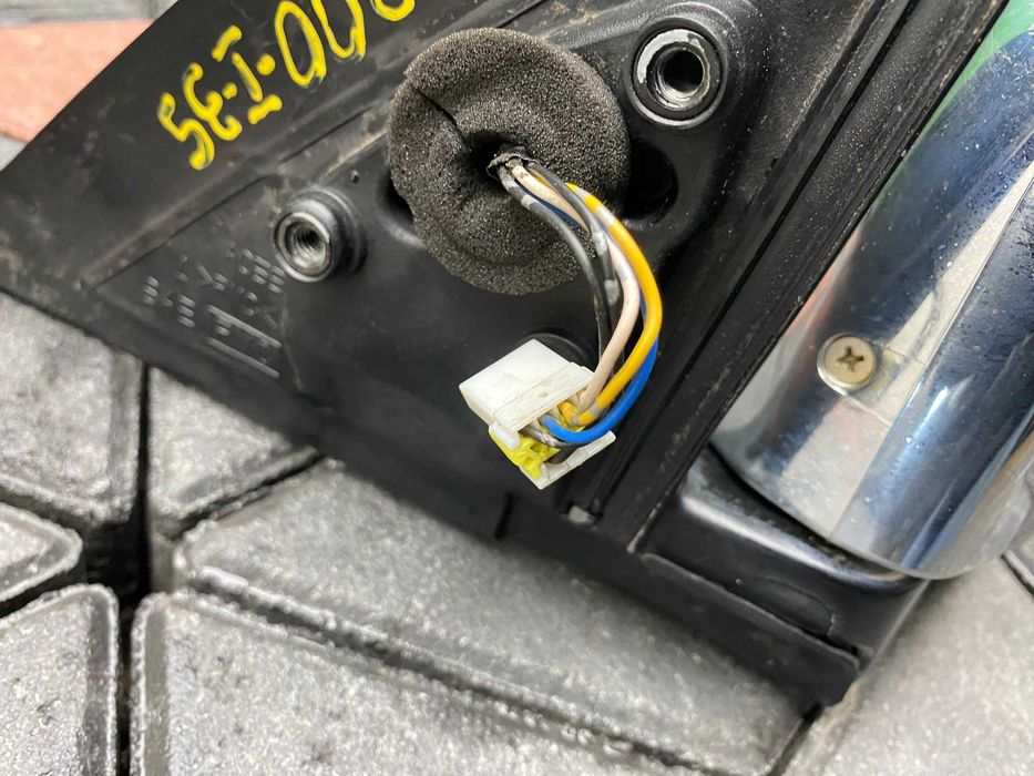 Зеркало праве Містубісі Mitsubishi L200 до 2007 року