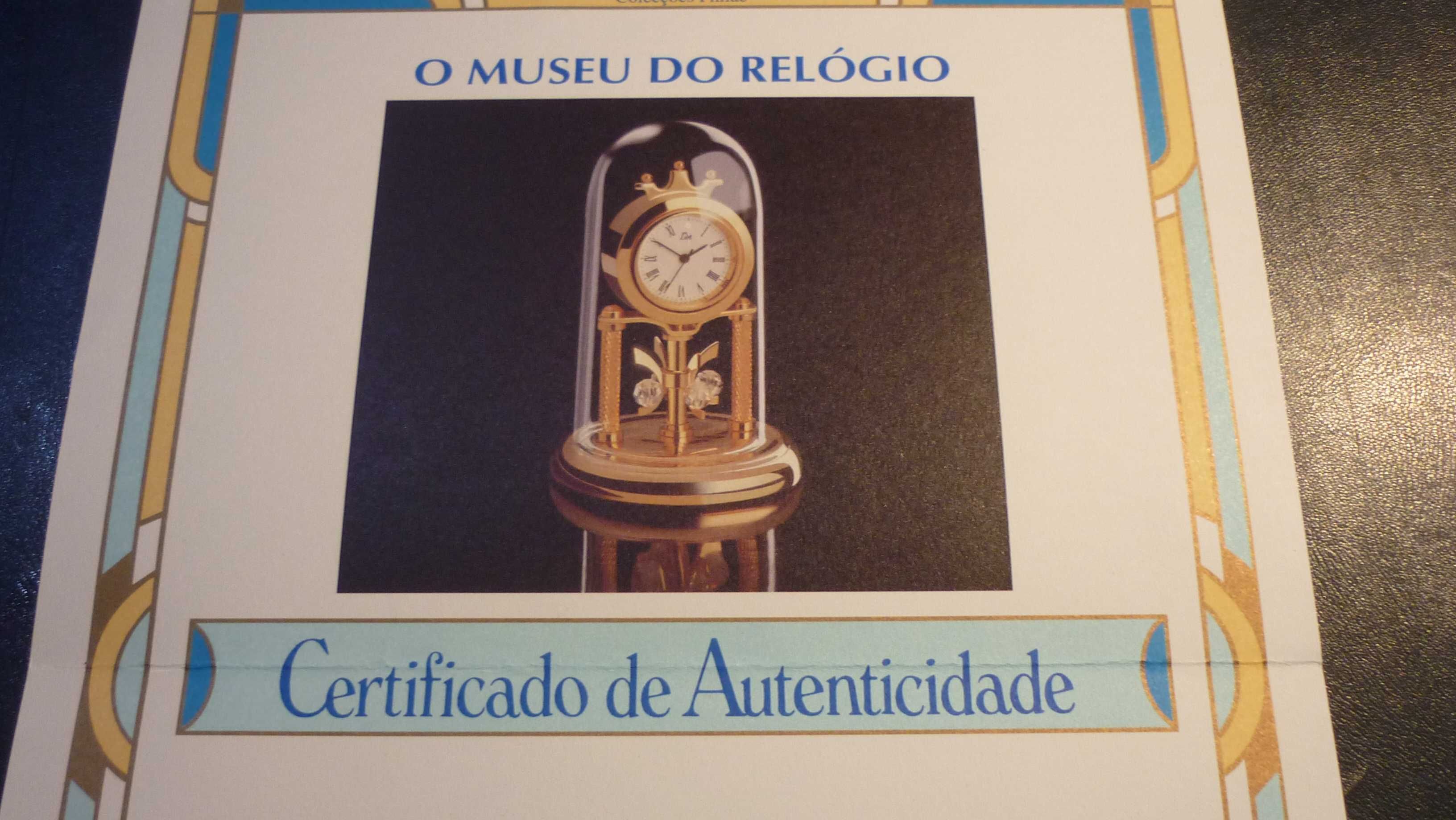12 -- Relogios com Expositor Colecoes Philae, com Certificado