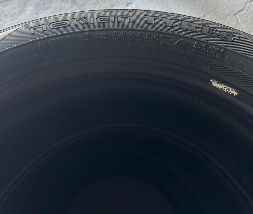 Opony wielosezonowe Nokian R 19