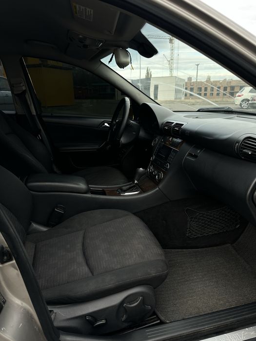 Продаю Мерседес w203 2.2 дизель в хорошому технічному стані!