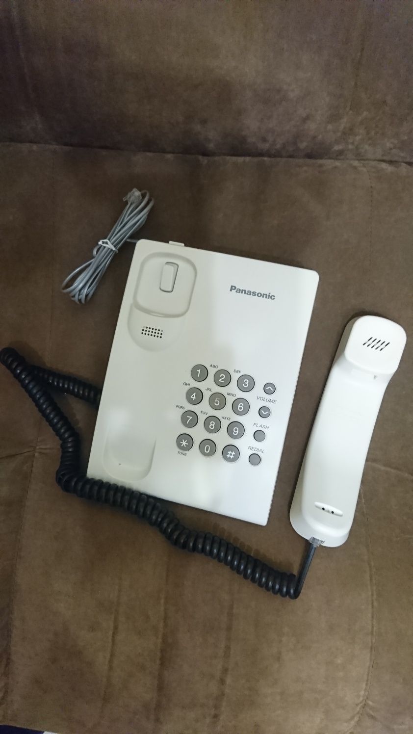 Телефон стационарный Panasonic KX-TS2350UAW