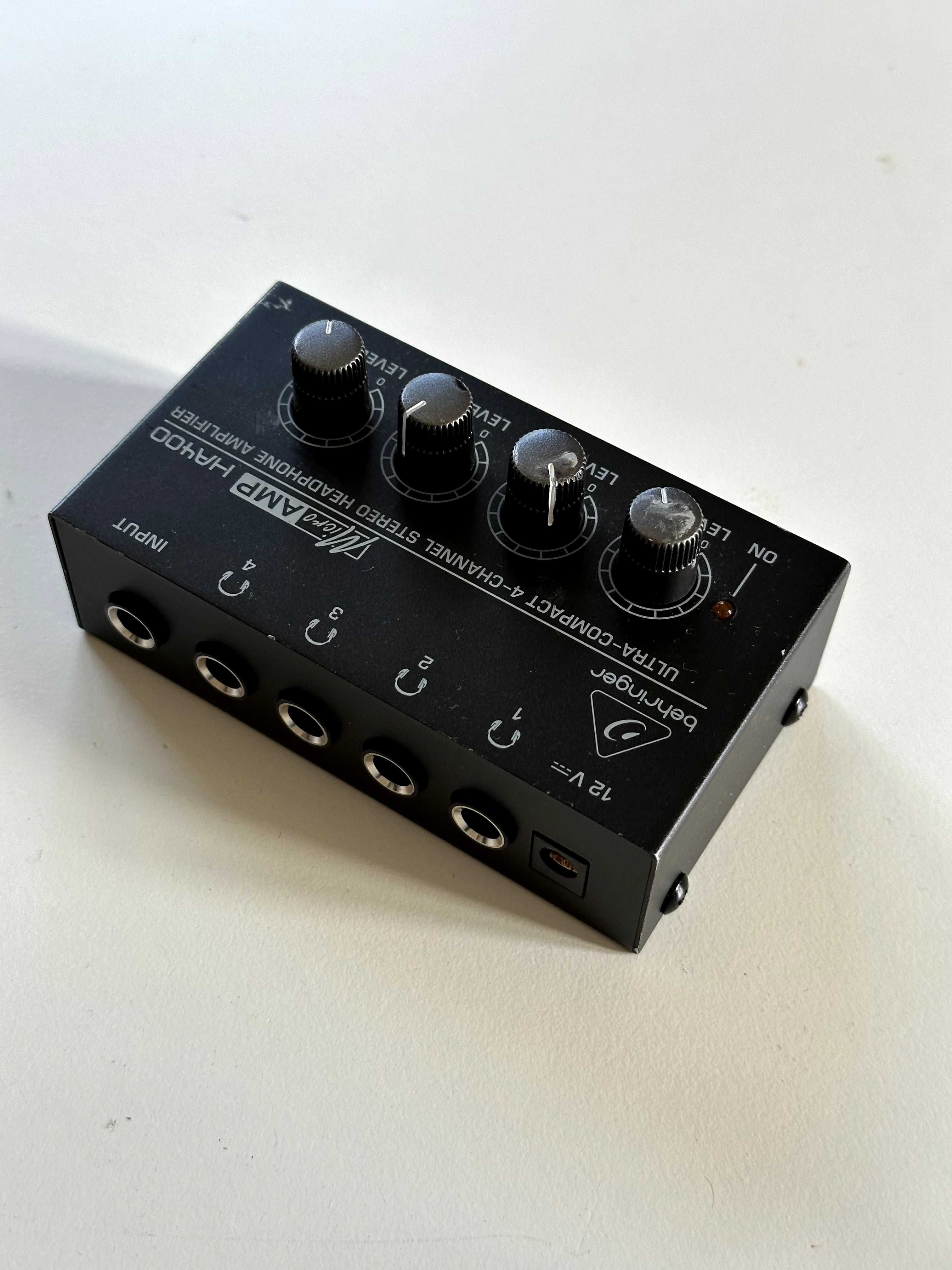 Behringer MicroAmp HA400 - 4-kanałowy wzmacniacz słuchawkowy