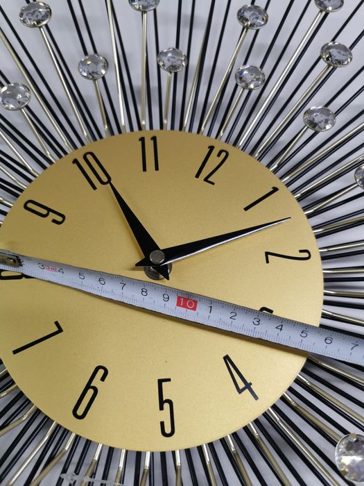 Zegar ścienny z kryształkami Nowy