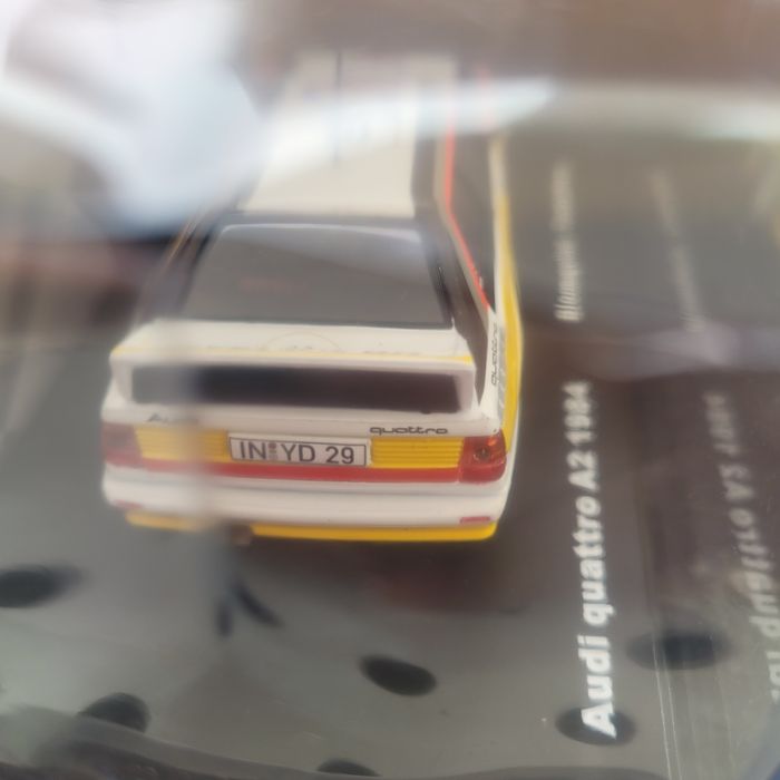 Carro miniatura Audi