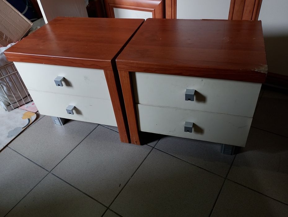 Nakasliki 2 szufladowe są 2 jak na zdjęciach