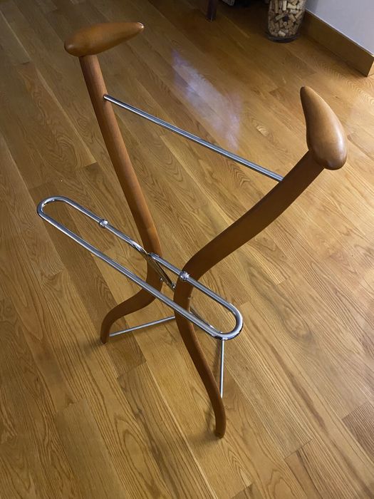 Cabide de pé marca design