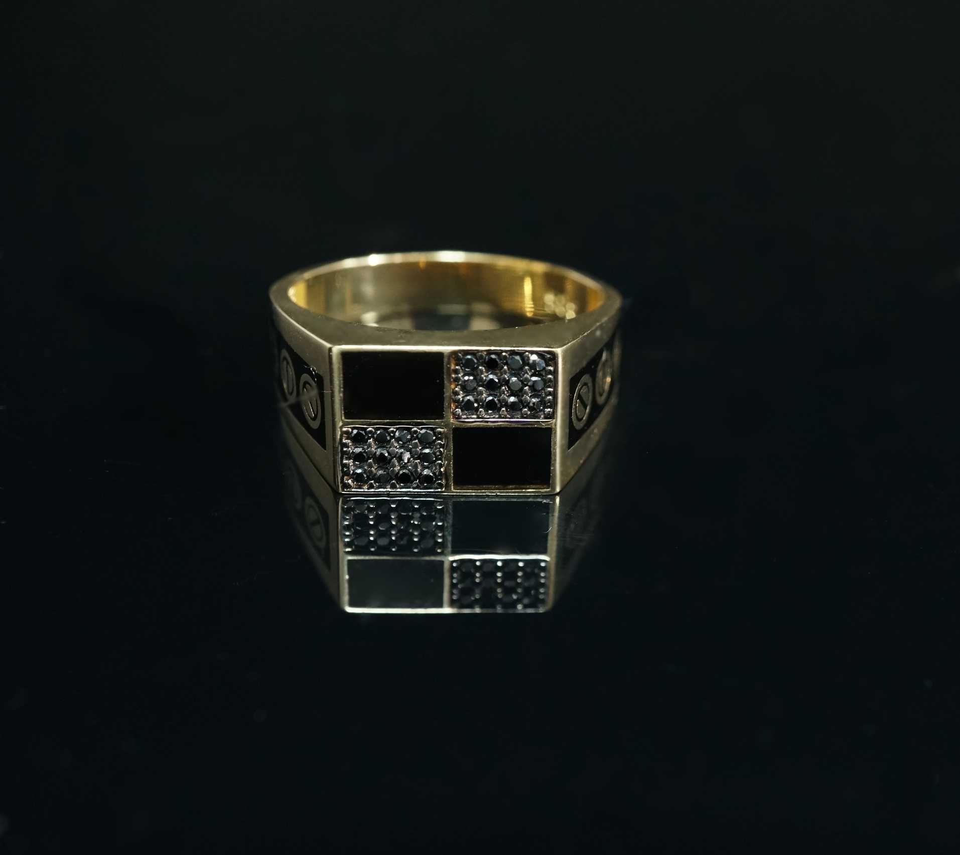 Złoto 585 - złoty pierścionek, sygnet z cyrkoniami. Rozmiar 22