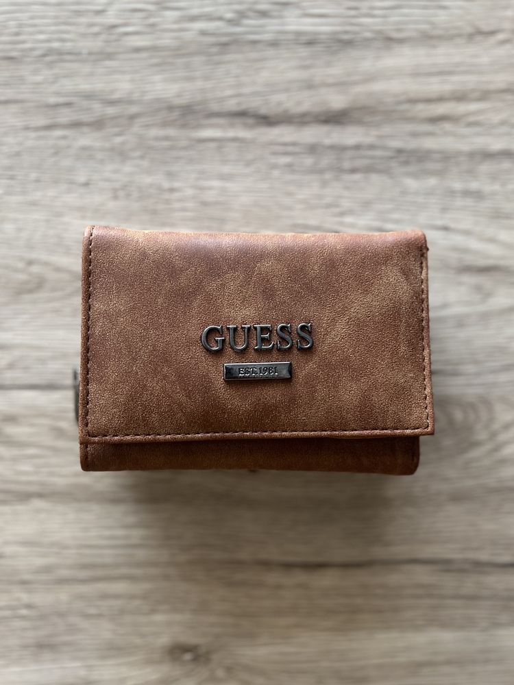 Nowy damski portfel Guess