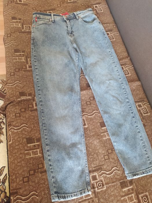 Штани джинси на підлітка