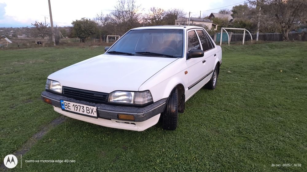 Продам Мазду 323.