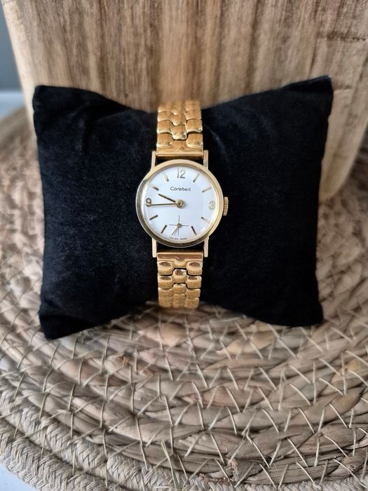 Piekny stary zegarek mechaniczny Cortébert