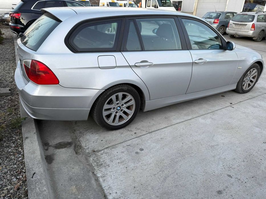 Zderzak przód bmw e90/91  kod lakieru 354/7   do malowania