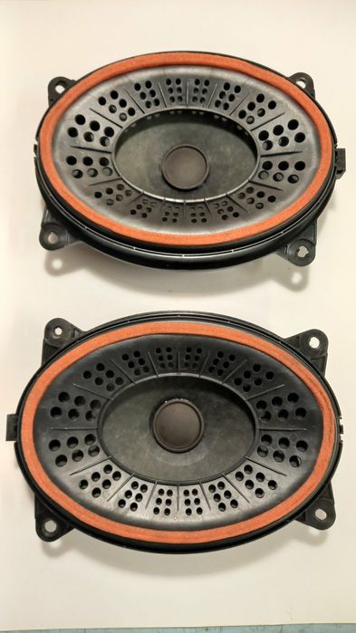 Динамики Toyota Prius Plus JBL 861600WV50