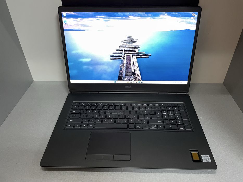 Dell Precision 7750 ноутбук