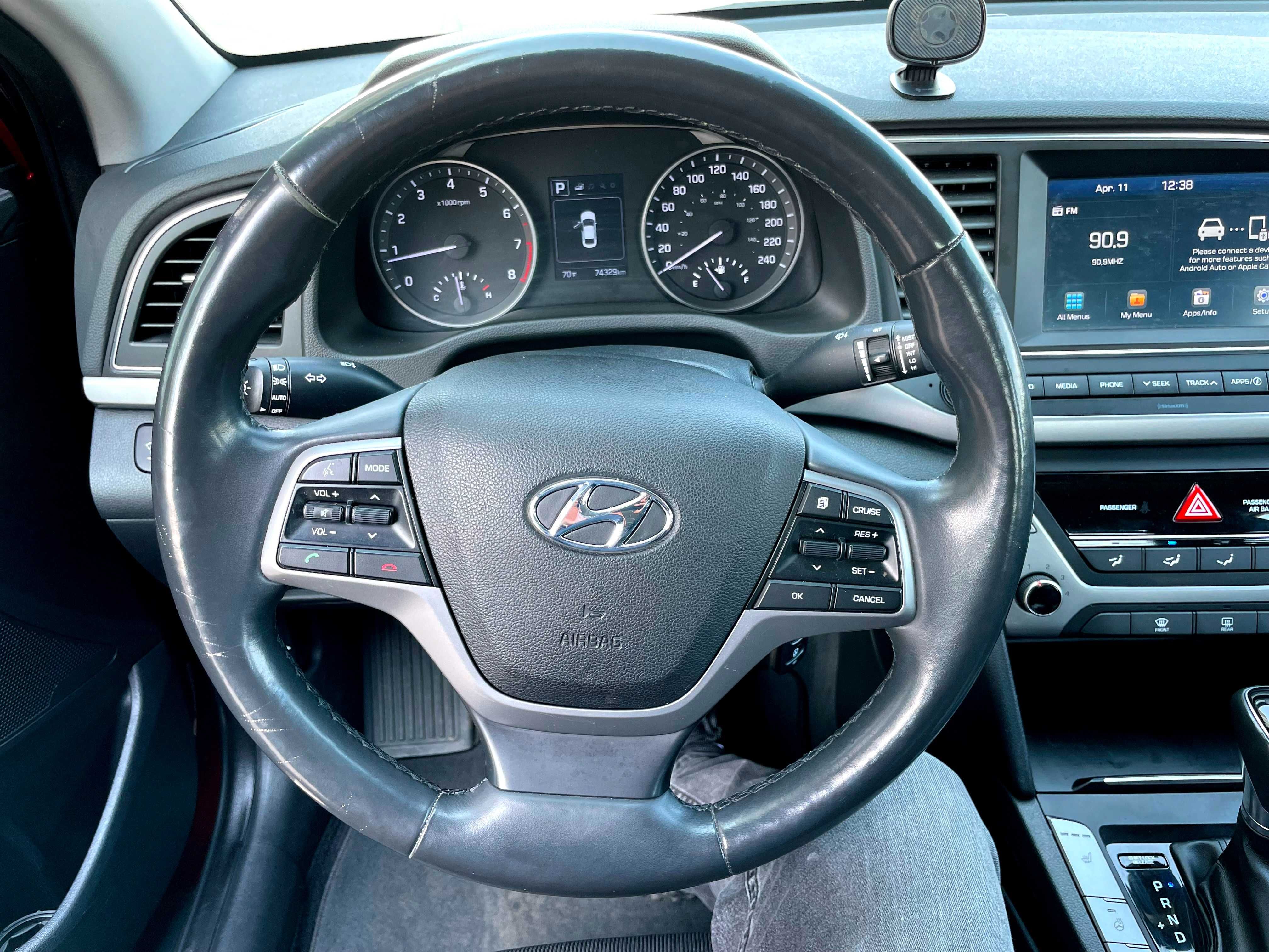 Продам Hyundai Elantra 2.0 автомат