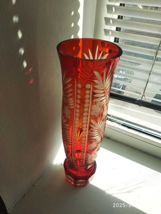 Ваза для цветов рубиновое стекло