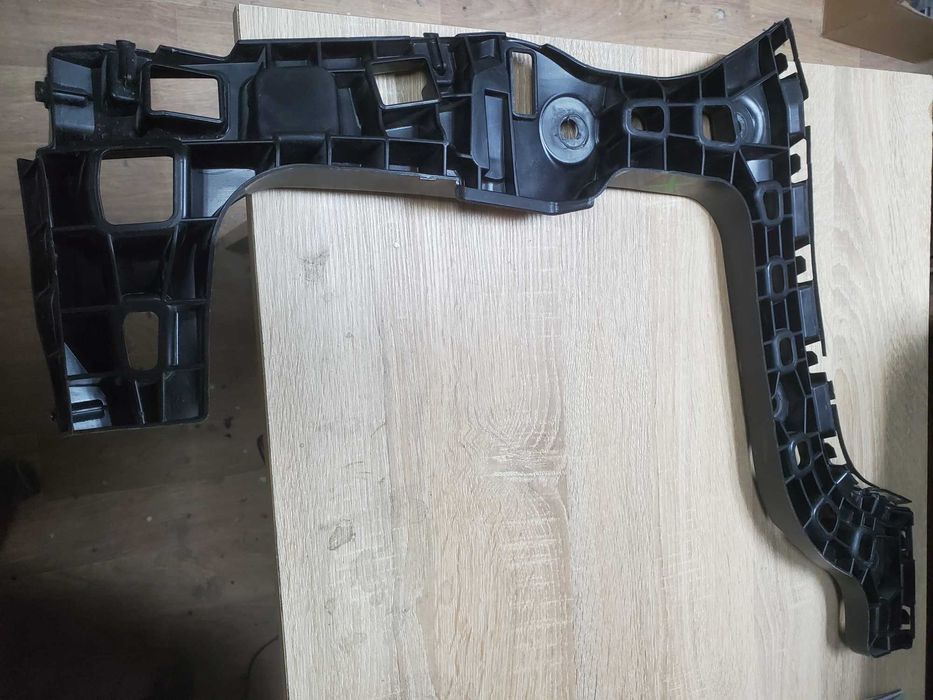 Кронштейн бампера переднього лівий LH  3CN.807.393.D  8VG для WV,новий