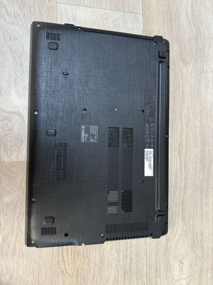 Ноутбук Acer E5-573-36F4