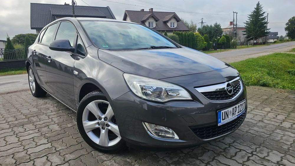 Opel Astra Benzyna/ Świeżo sprowadzona z Niemiec