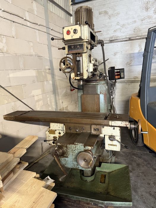 Frezarka NarzędziowaTOS KURIM FNK25