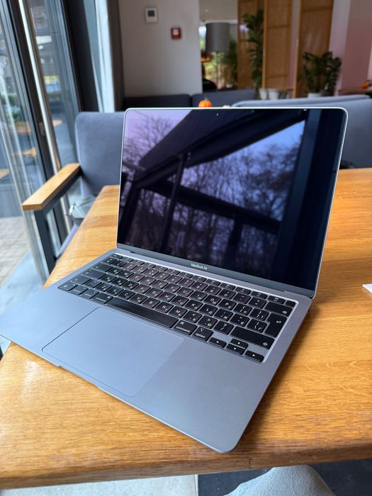 MacBook Air M1 16gb RAM 256 gb