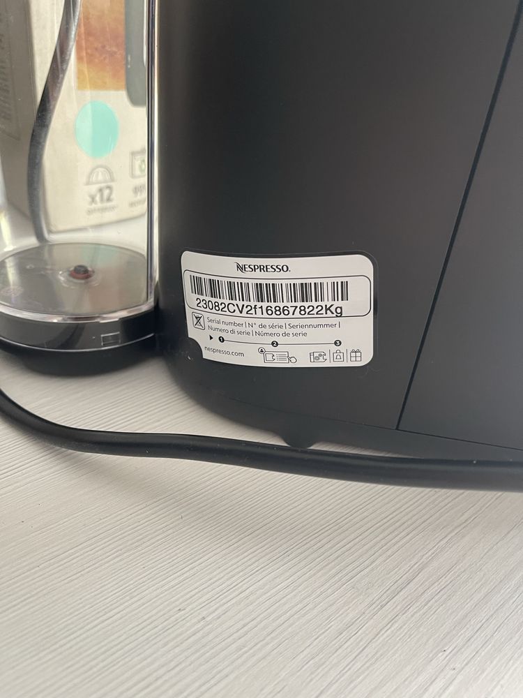 Maquina de cafe nespresso vertuo Pop