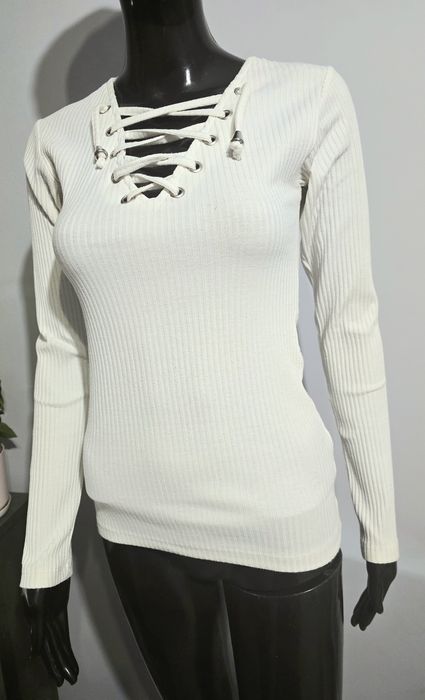 Bluzka S/XS biala Pakuten