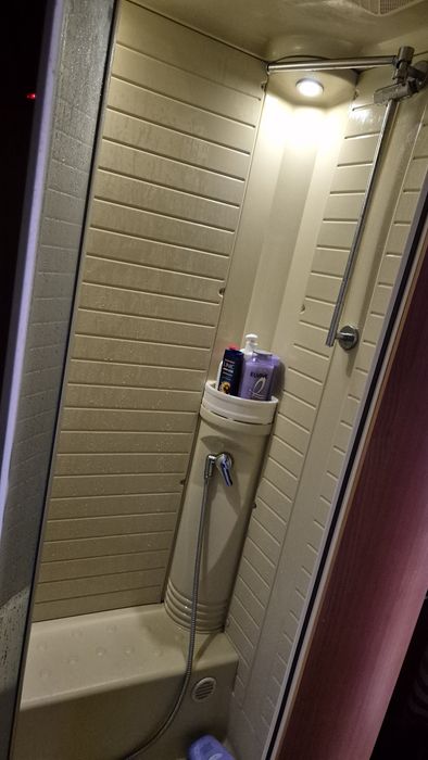 Autocaravana Burstner aviano cama central todos os extras