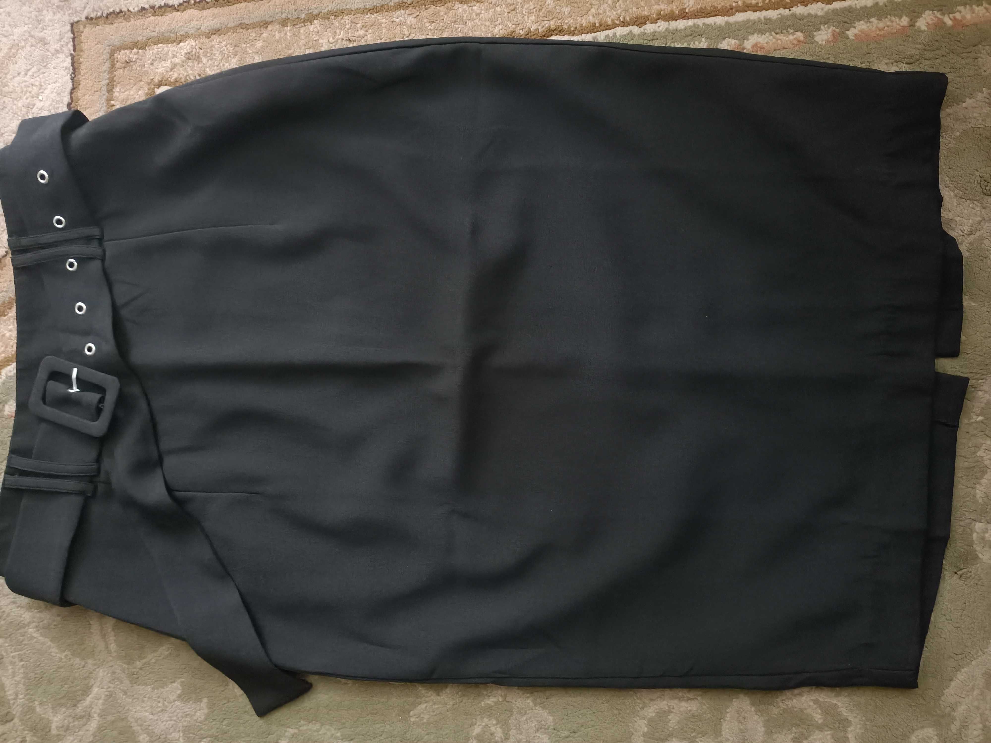 Spódnica damska czarna, klasyczna, rozmiar 38, marka Monnari.