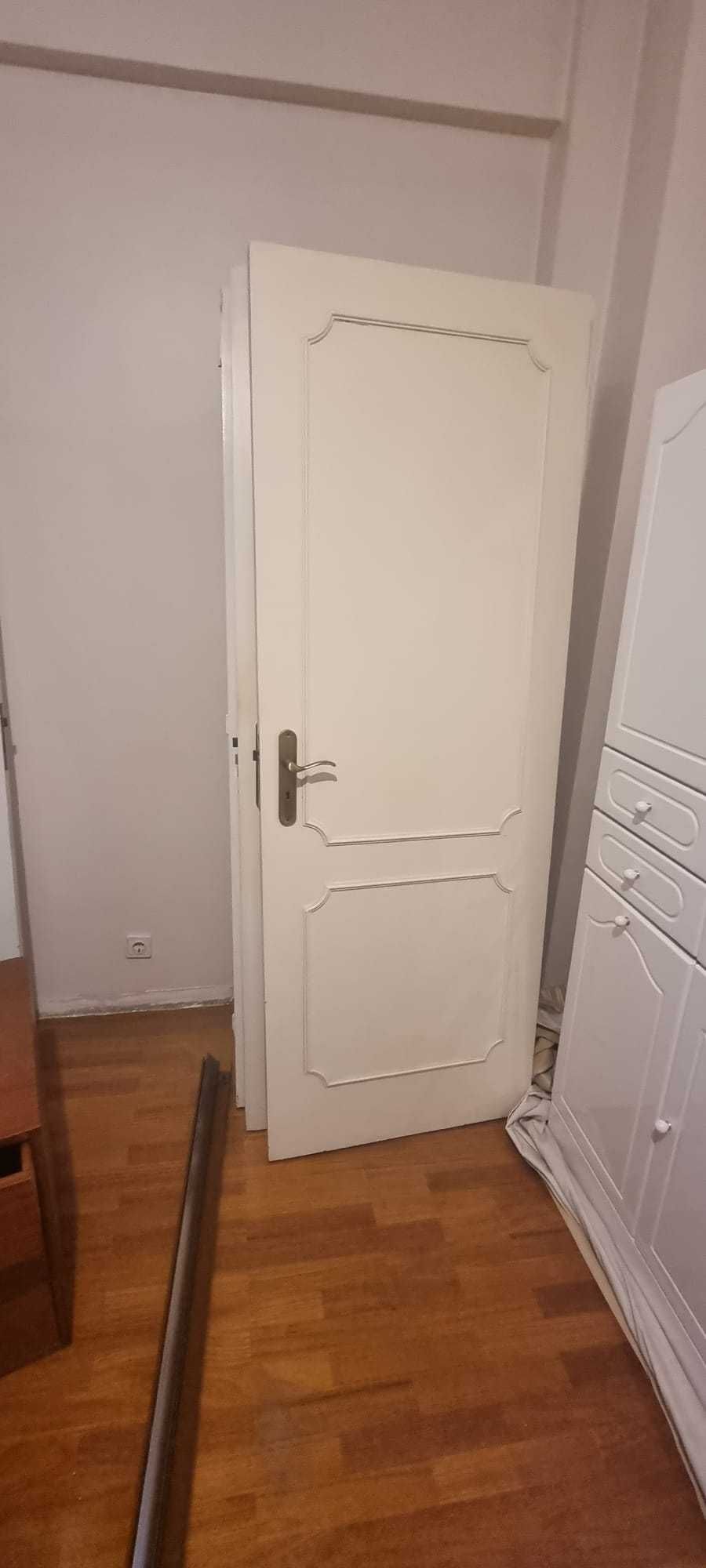portas de madeira e portas de roupeiro