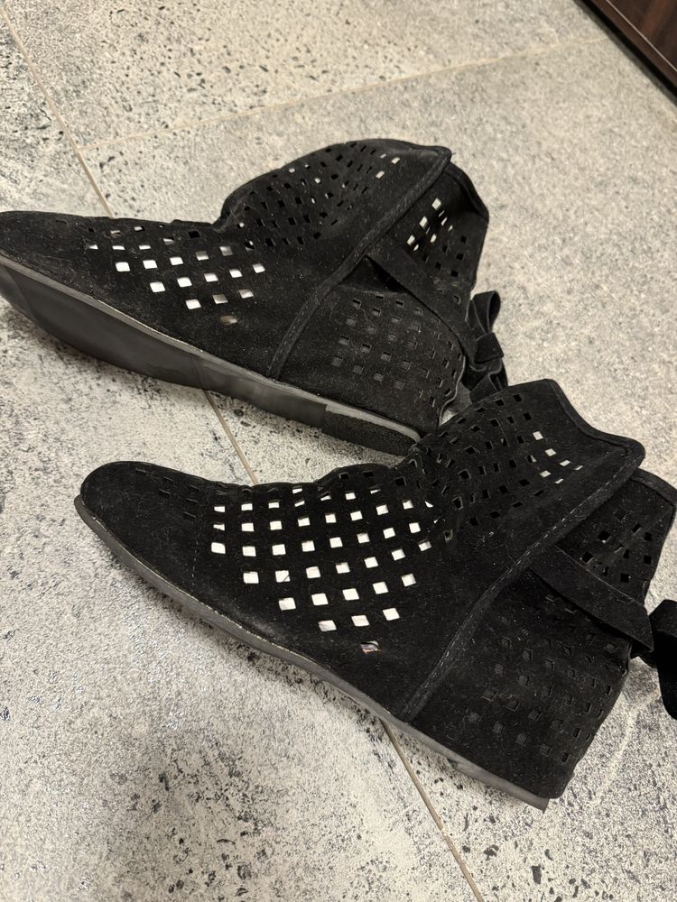 Botki zamszowe nowe