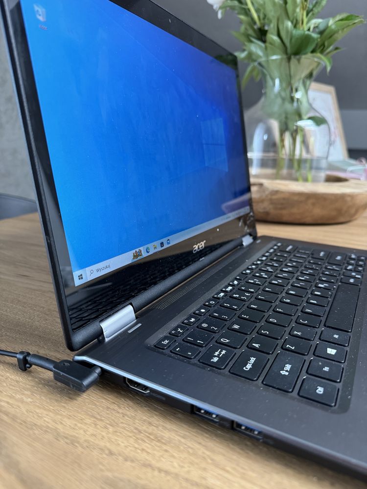 Laptop Acer Spin 3 i3/4GB/120GB