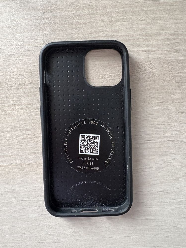 Capa telemóvel iPhone 13 mini elegante em madeira