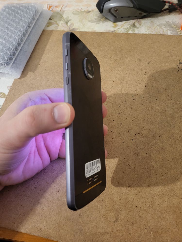 Потужний смартфон Motorola XT1650-02 Super Amoled 5.5'