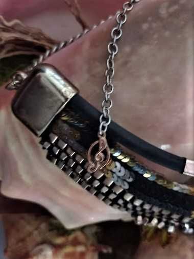 Maxi colar com 3 camadas, look especial e diferente - Stradivarius