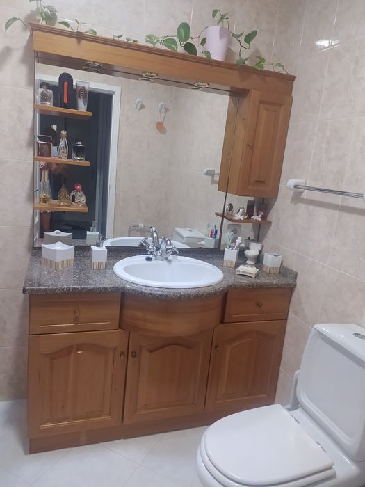 Espelho e móvel de casa de banho em madeira macica Tola completo como