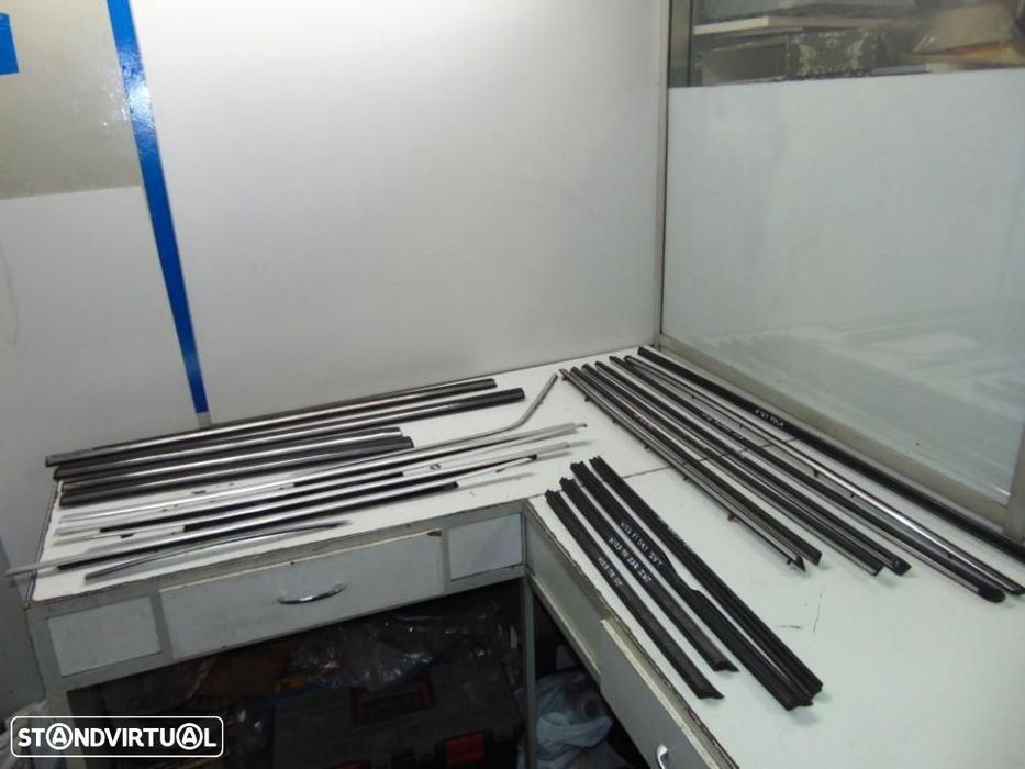 Mercedes W123 frisos carroçaria